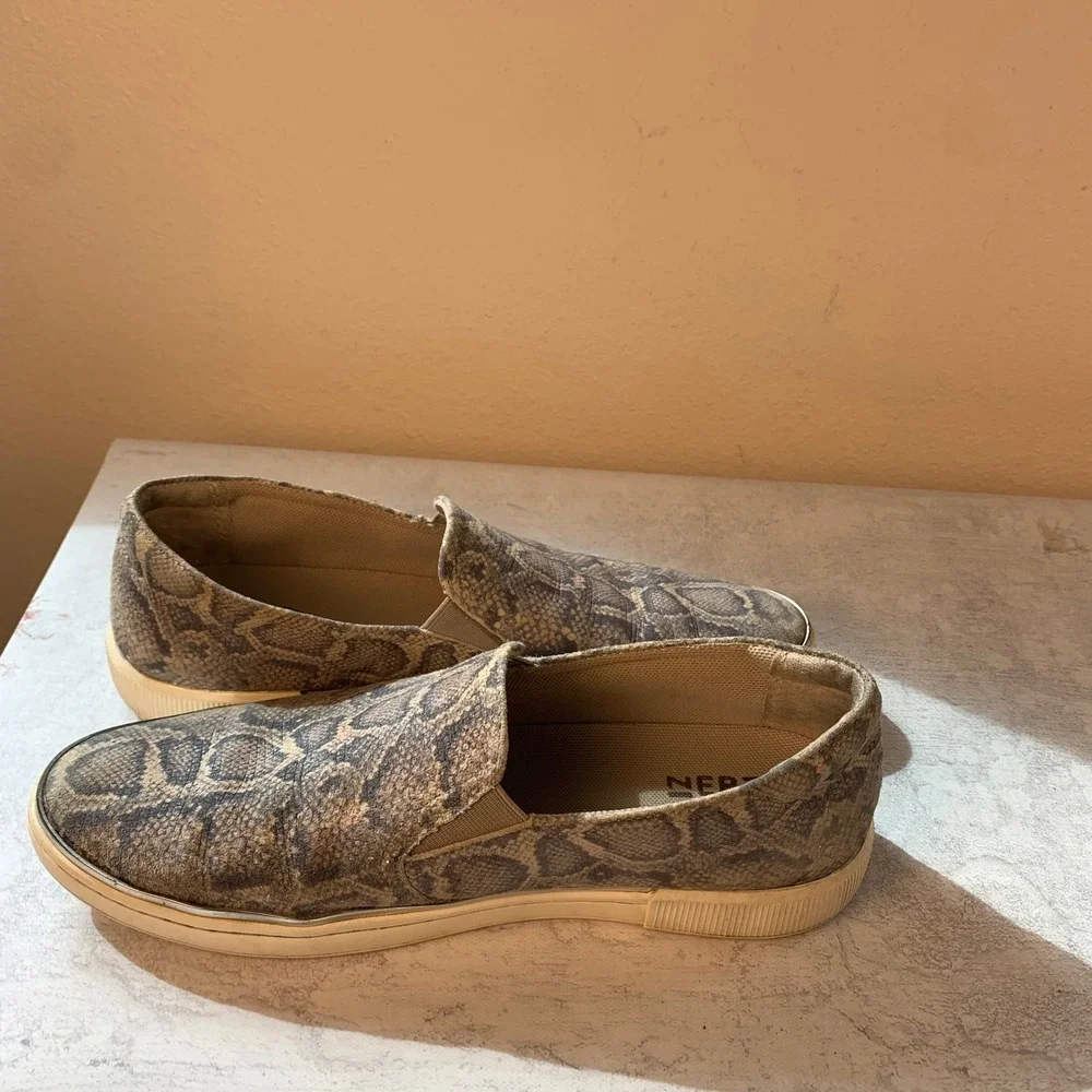 Naturalizer Zola 8M Snake Print Slip On Loafers Comfort Shoes Womens Gray Grey‎